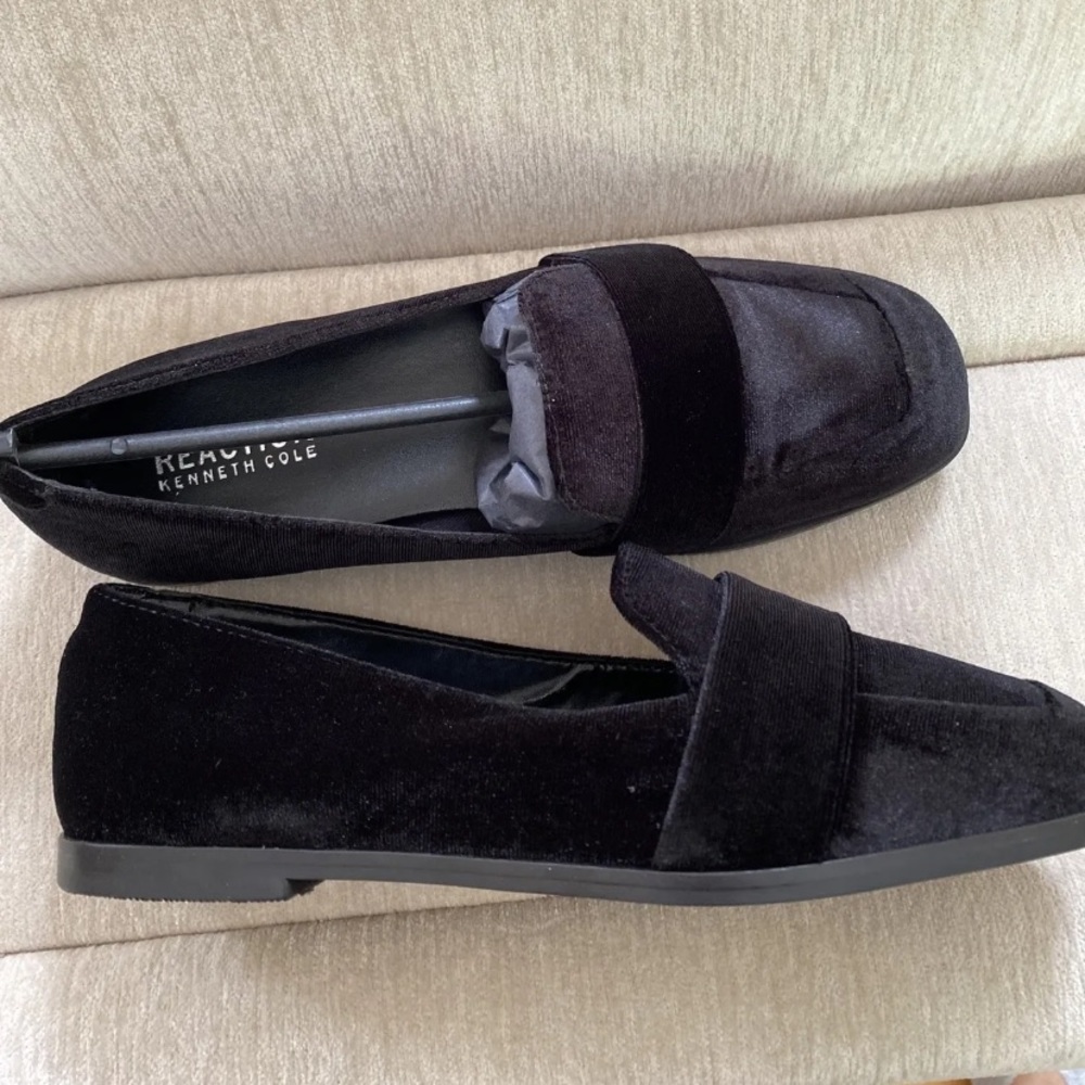 Kenneth Cole Women’s Velvet Loafer Slip On Shoes Square Toe Black NEW size 5